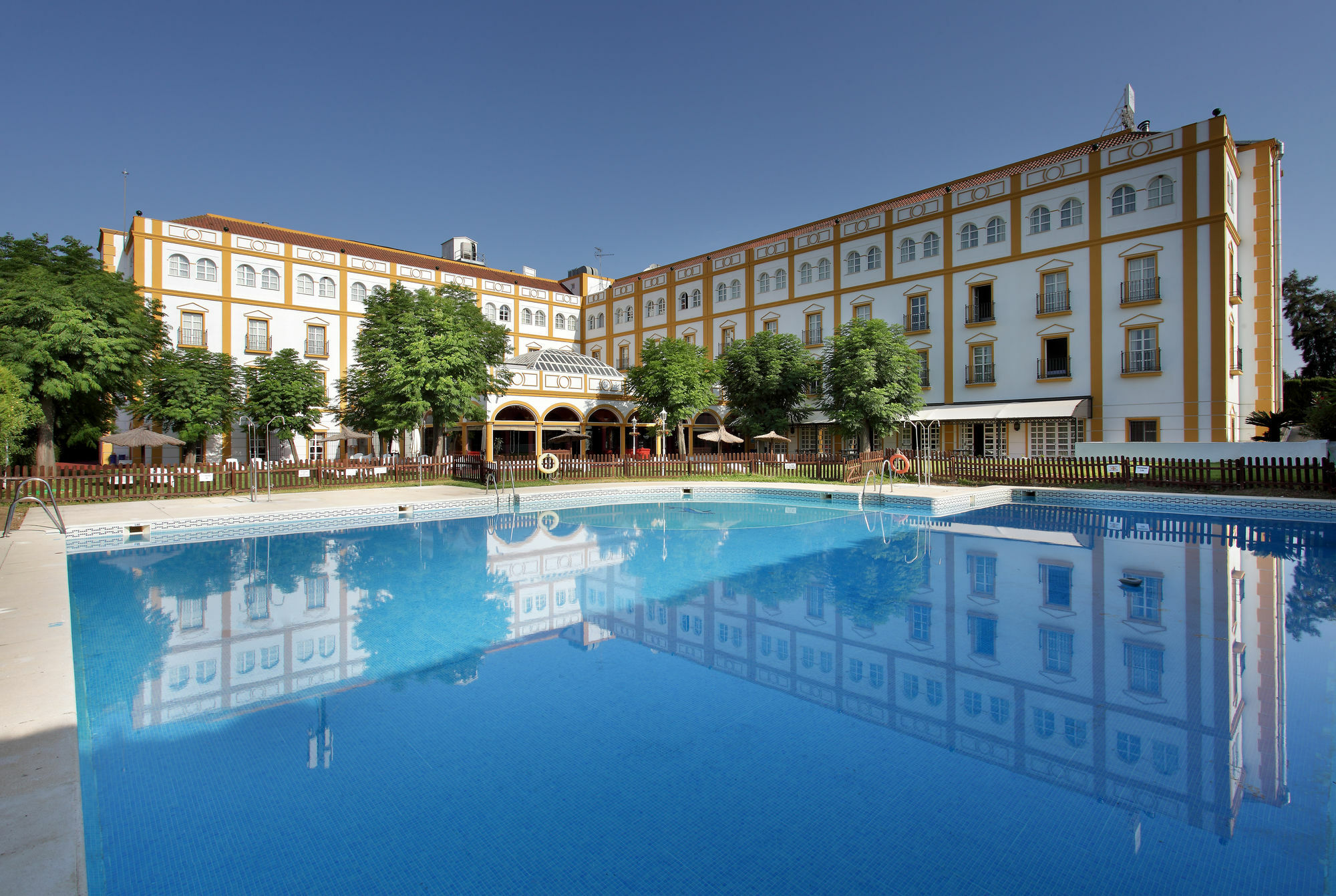 Exe Gran Hotel Solucar Санлукар-ла-Майор Экстерьер фото